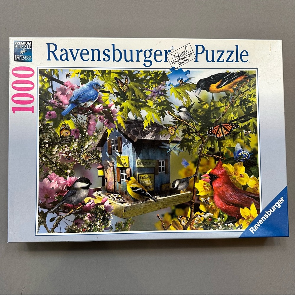 RAVENSBURGER 1000pc birds and birdhouse jigsaw puzzle